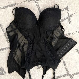 Black Fuschia new never used size M women’s corset top in black lace